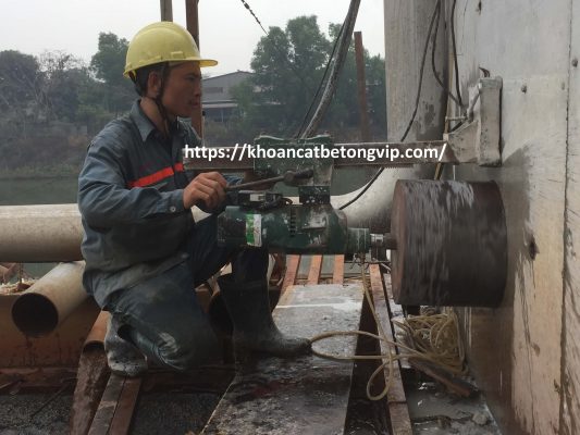 Khoan rút lõi bê tông quận 3 (1)