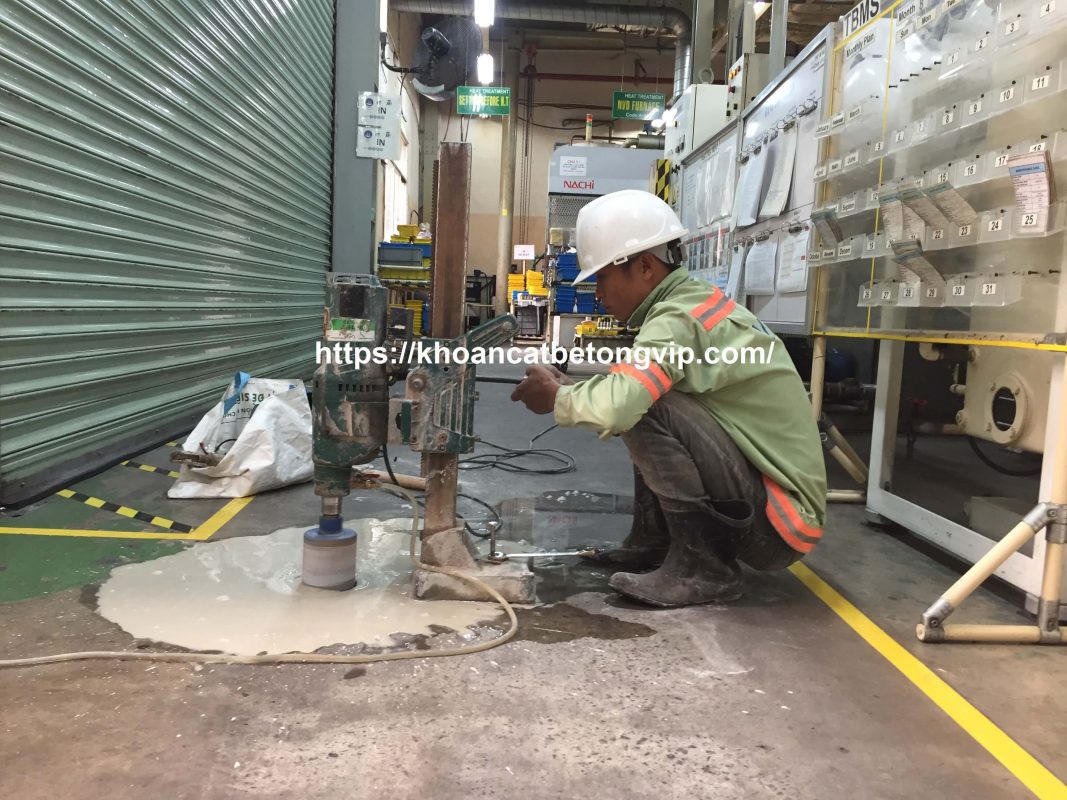 Khoan rút lõi bê tông quận 4